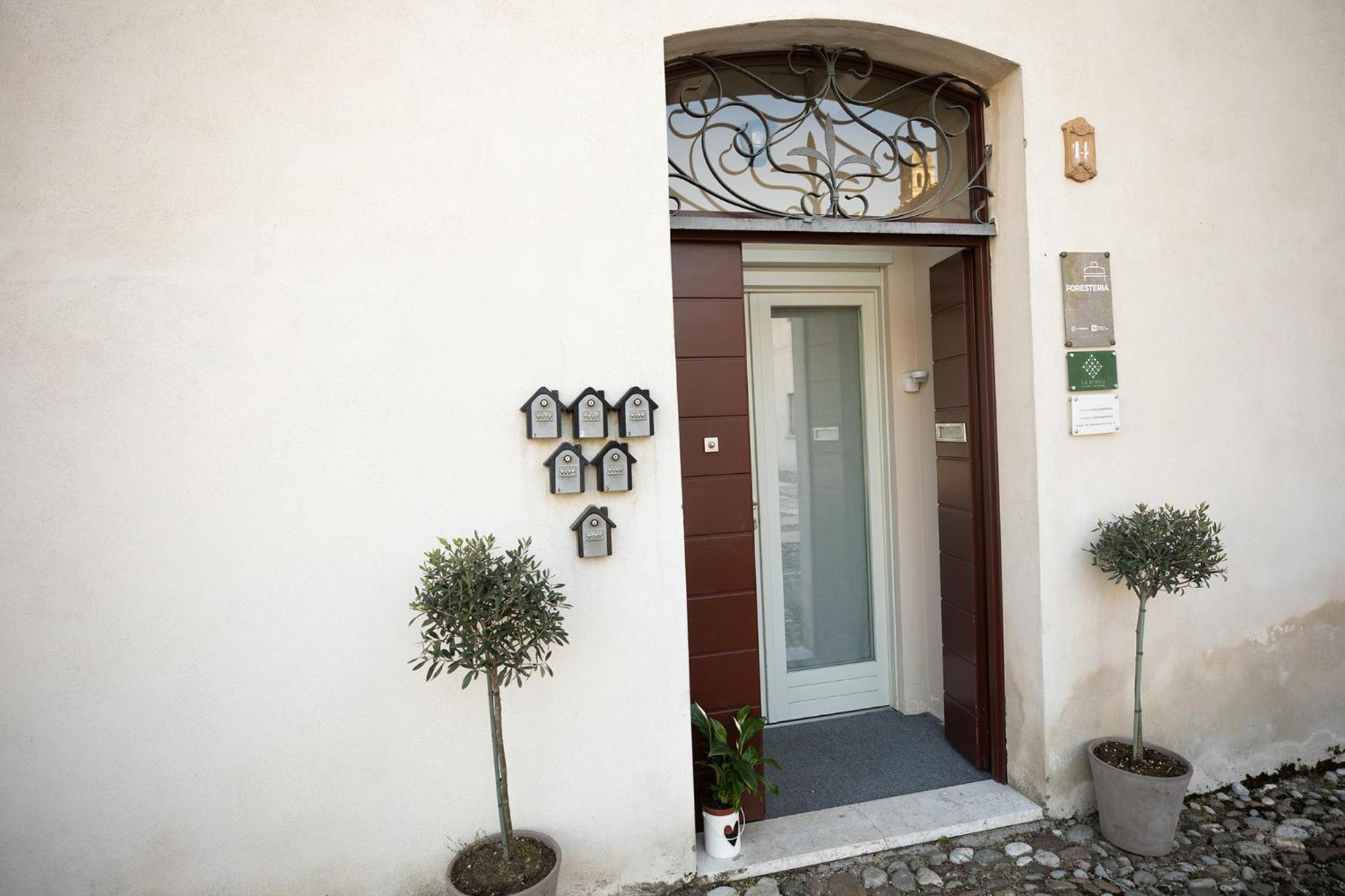 Relais La Rocca Solferino Acomodação com café da manhã Exterior foto